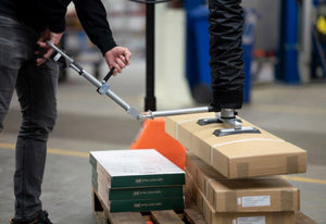 MOVOMECH - Easyhand M™ is a flexible vacuum lifter with a modular design for loads of up to 50 kg. It brings ease and convenience to the handling of everything from sacks and cardboard boxes to sheet materials such as glass, sheet metal and doors.