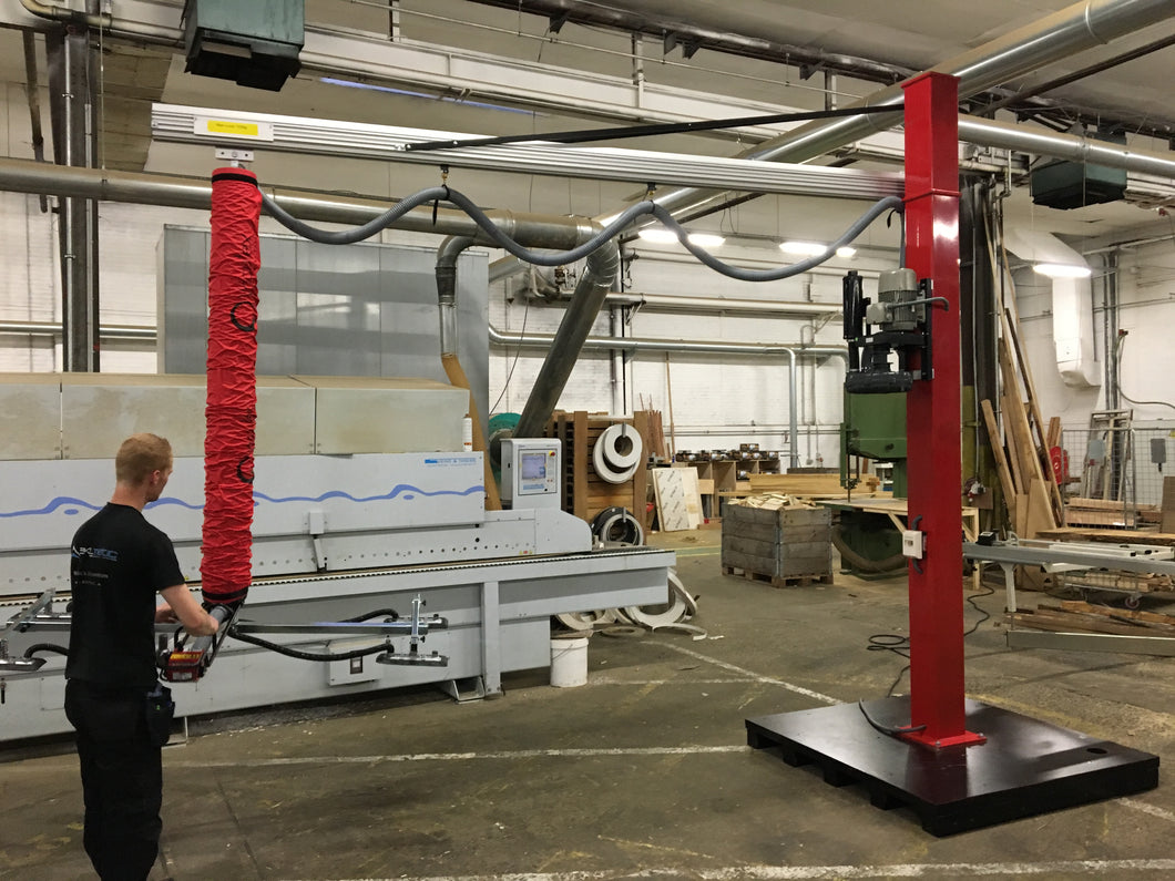 Movomech - Vaculex @ Axysto - Vacuum lifter for safe handling of wood panels and sheets | manipulateur tube de levage pour manipulation de panneaux et plaques de bois