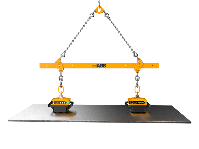 MAGS | The magnetic base is covered by a steel structure that combines lightness, practicality and mechanical strength. The system is protected at 360° by a steel bar that also acts as a handle for easy handling. Suitable for both indoor and outdoor use, it has high mechanical resistance to accidental impacts.