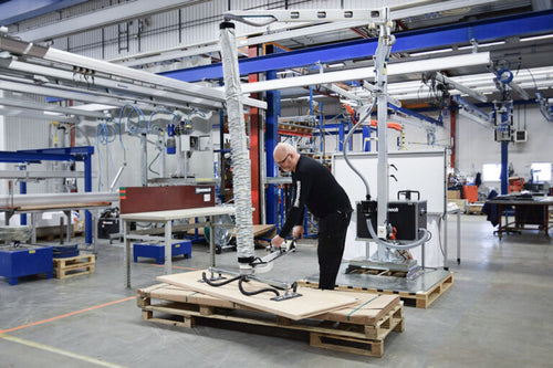 Movomech @ Axysto - VacuHand for wood industry | Handling of wood sheet and panels | Manipulation sécurisée de panneaux et planches de bois