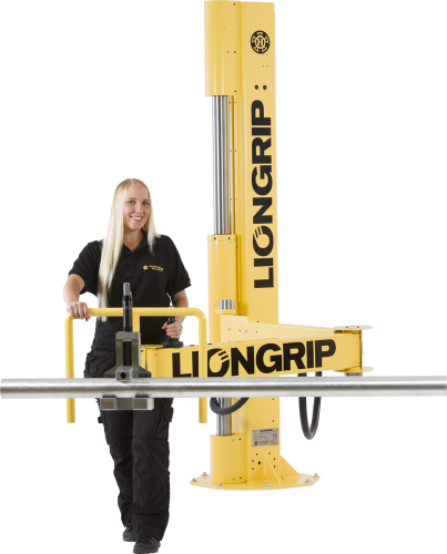 Bras articulé de manutention ergonomique ergonomic equipment for handling heavy part security en toute sécurité manipulation de pièces lourdes en acier easy handling of parts operator l'opérateur manipule chargement machine cnc milling turning 